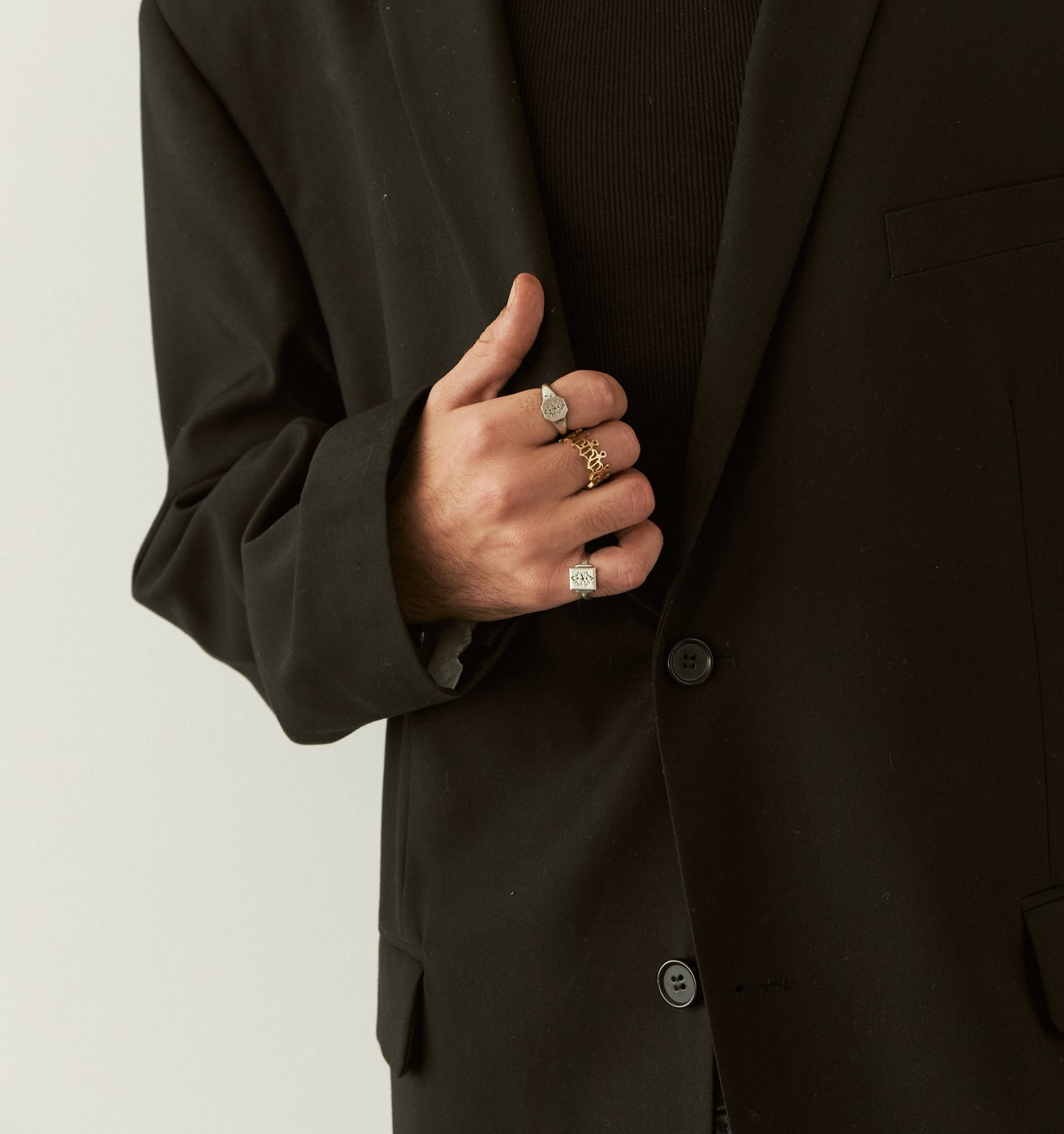 Dancing-man ring silver